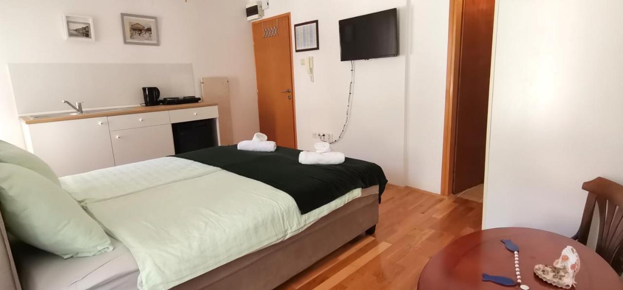 Studio Apartment L&G Rovinj Exteriör bild