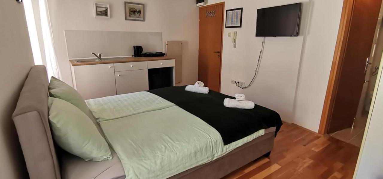 Studio Apartment L&G Rovinj Exteriör bild