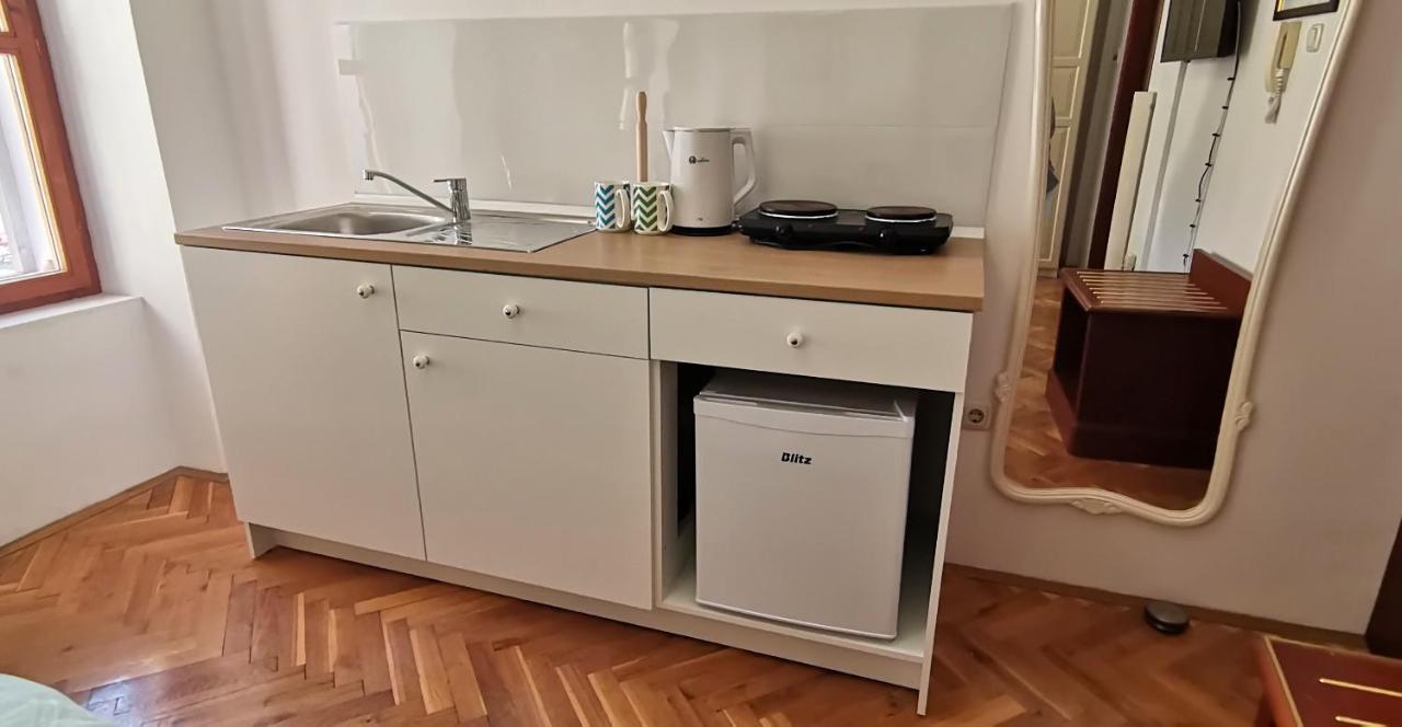 Studio Apartment L&G Rovinj Exteriör bild